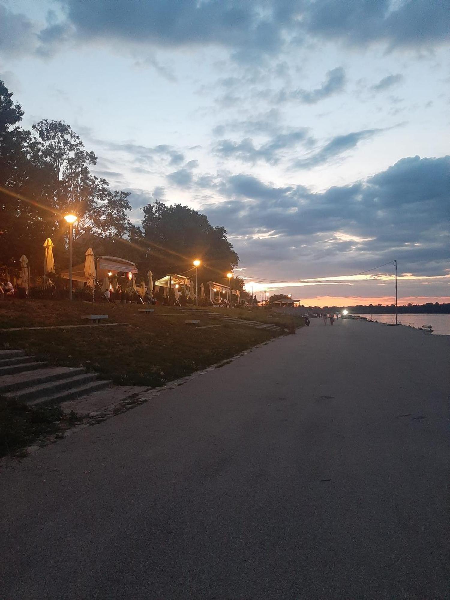 River Hostel Белград Экстерьер фото
